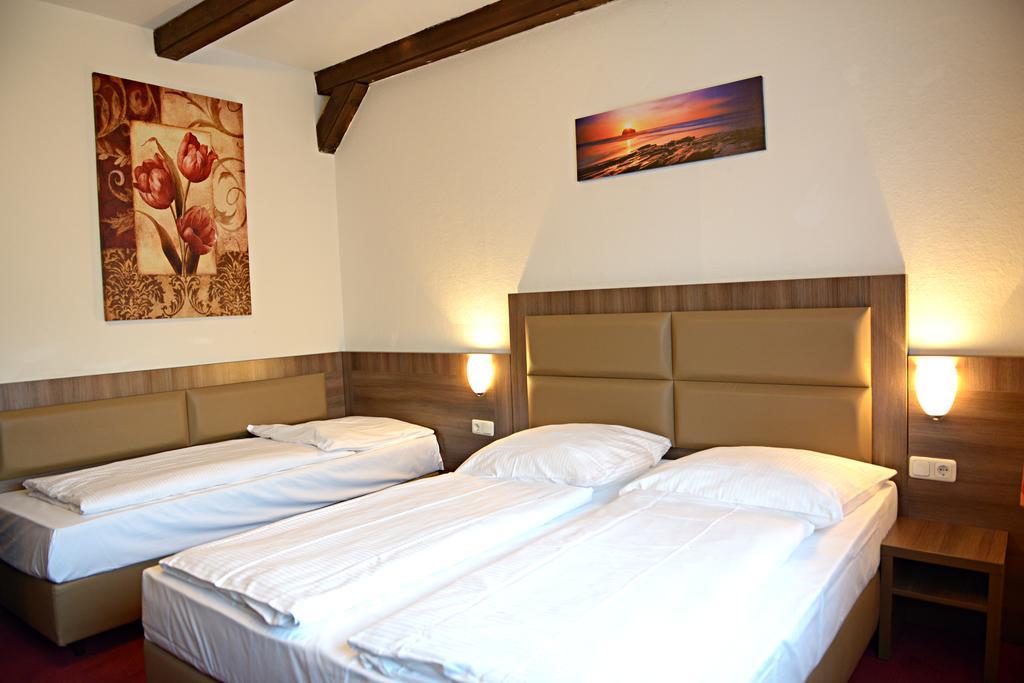 Familienzimmer (5 Erwachsene)