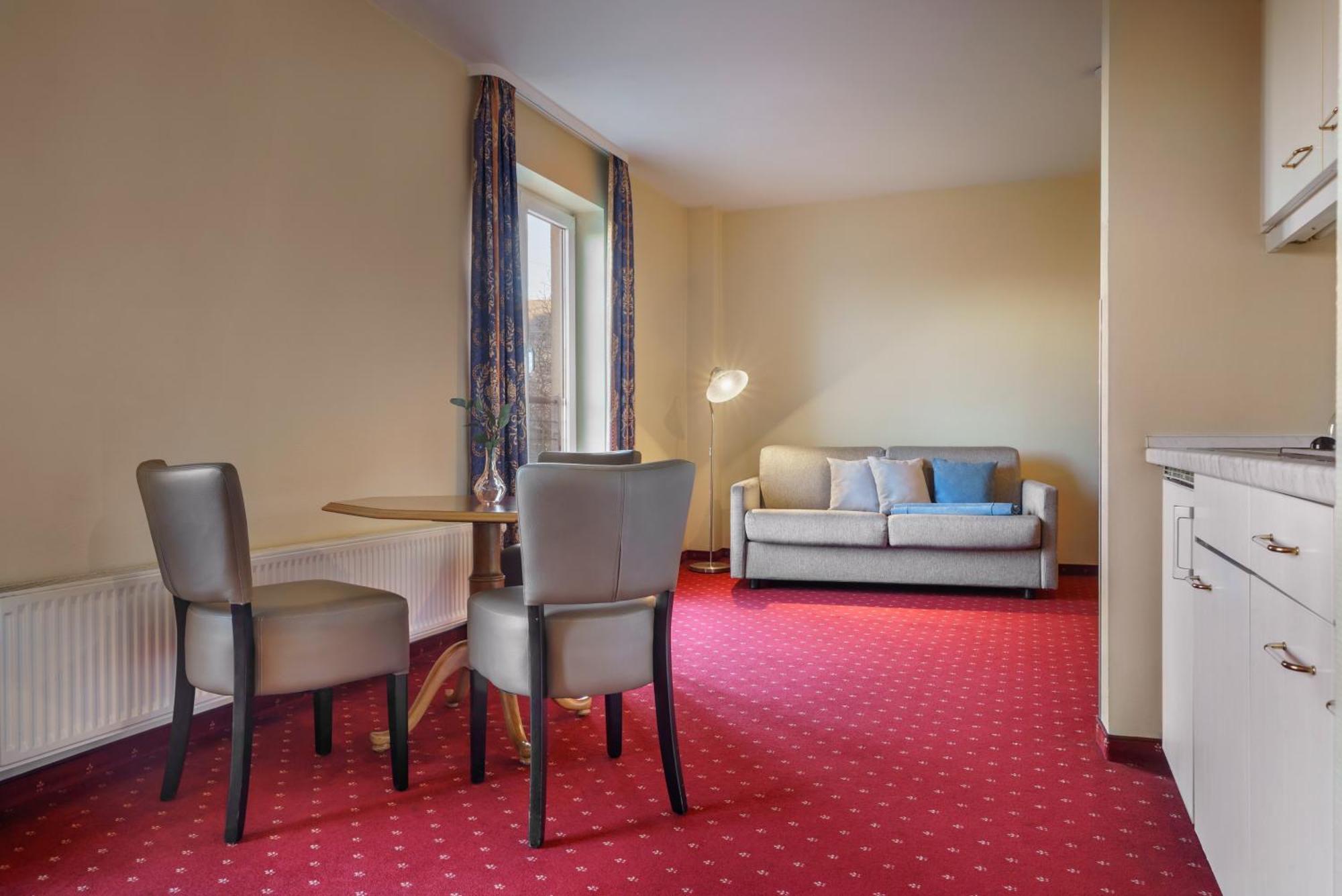 Standard Apartment,1211854168:JPEG