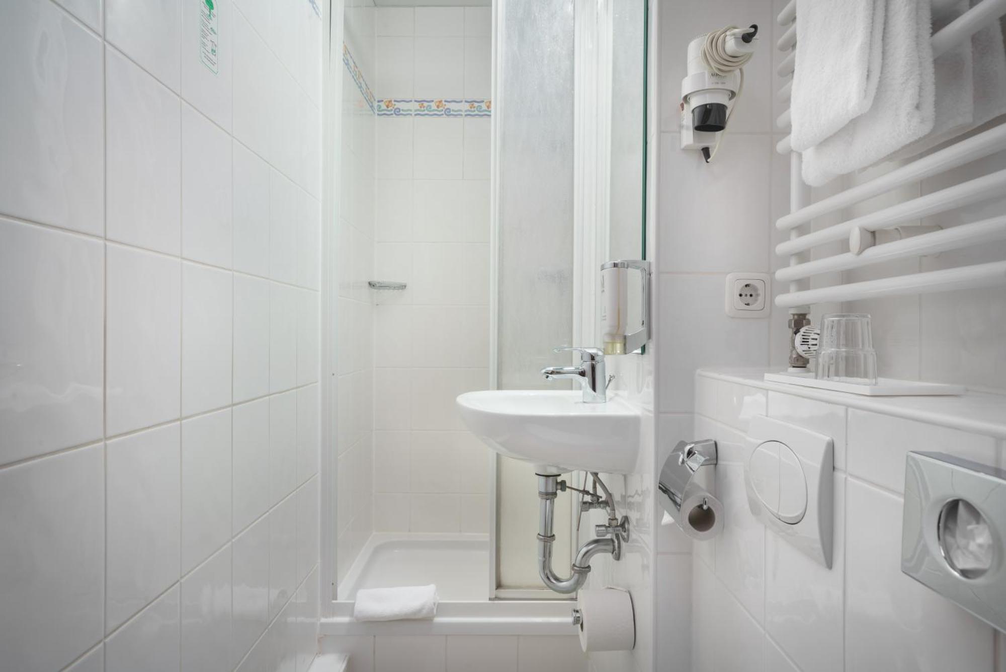 Queen Room,1211855143:JPEG