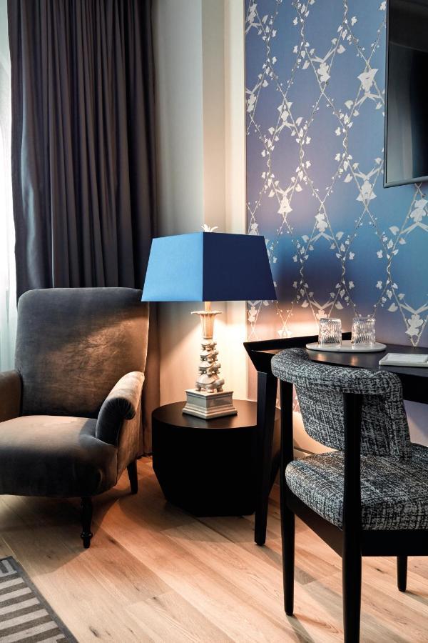 Double Room "Classique Balcon"