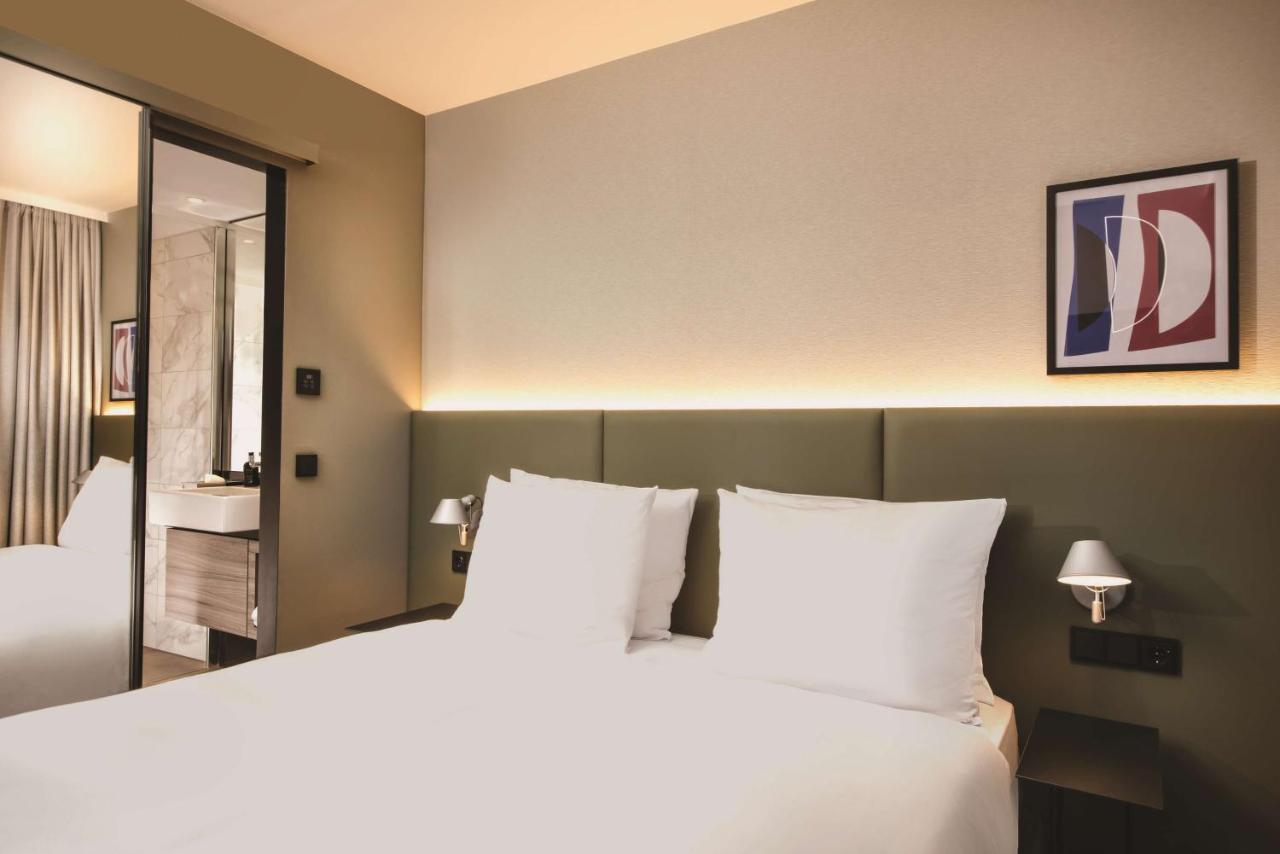 Premier One-Bedroom Apartment