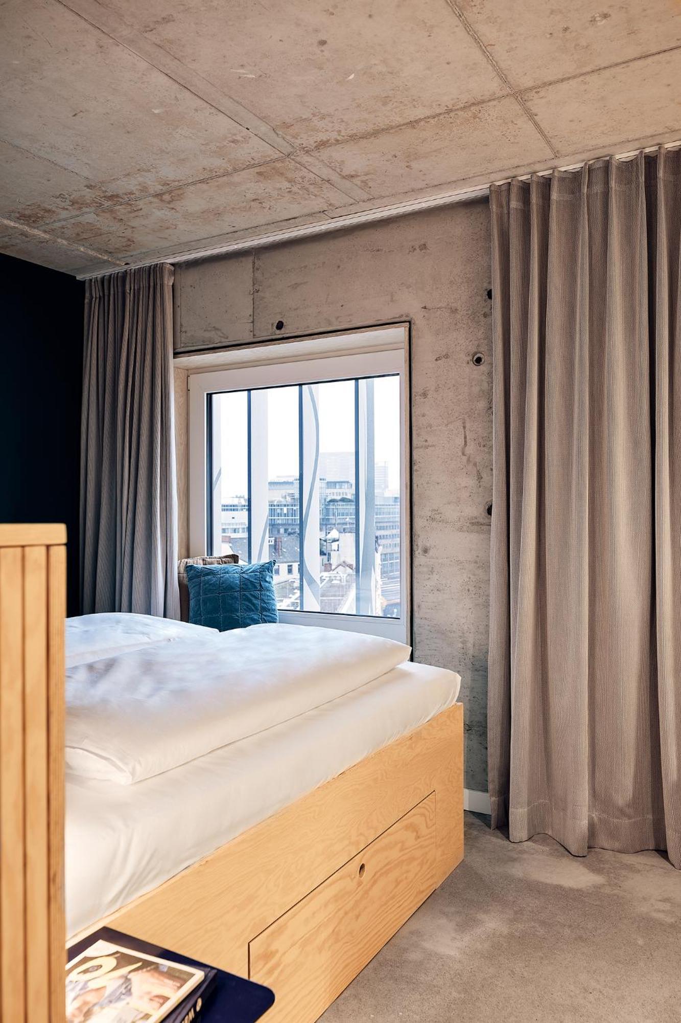 Large Double Room