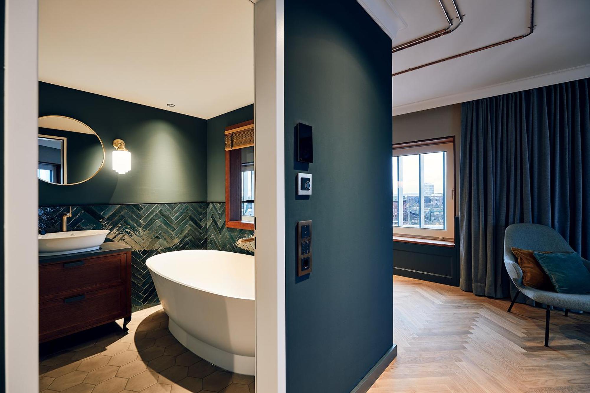 Deluxe Suite