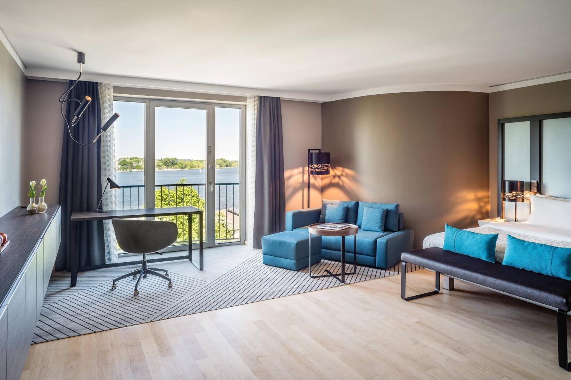 Junior Lake Suite Alster view