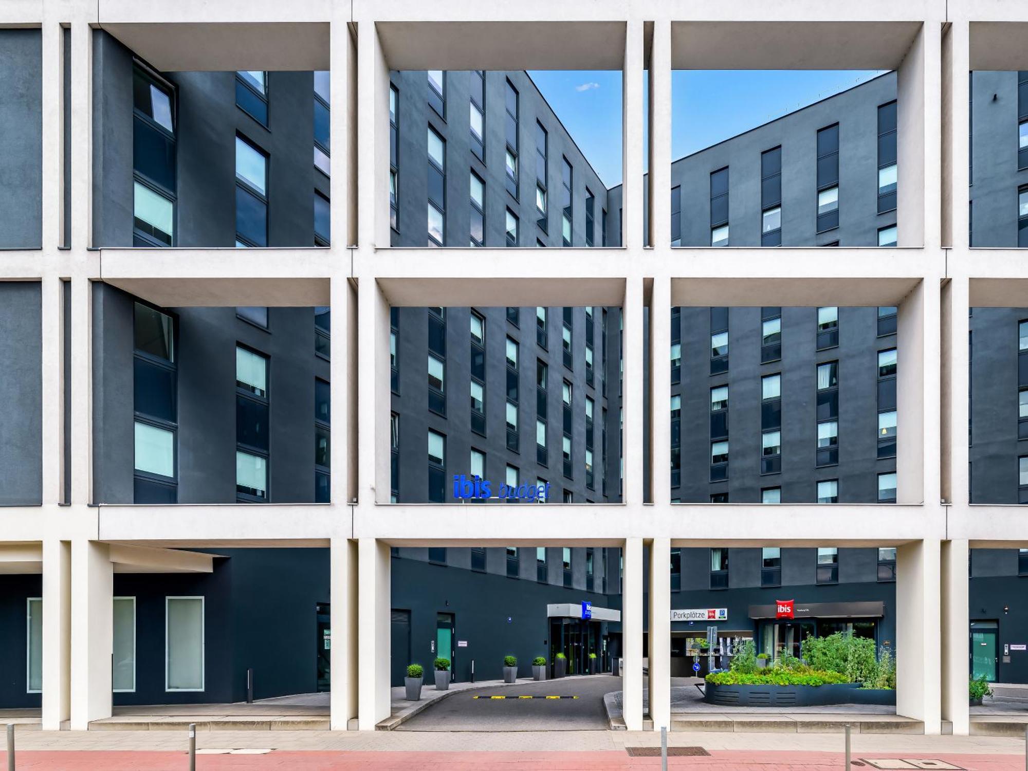 Double Room with Queen Bed,1717091348:JPEG