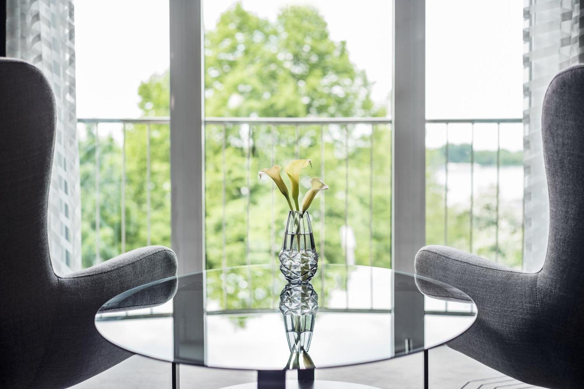 Junior Lake Suite Alster view