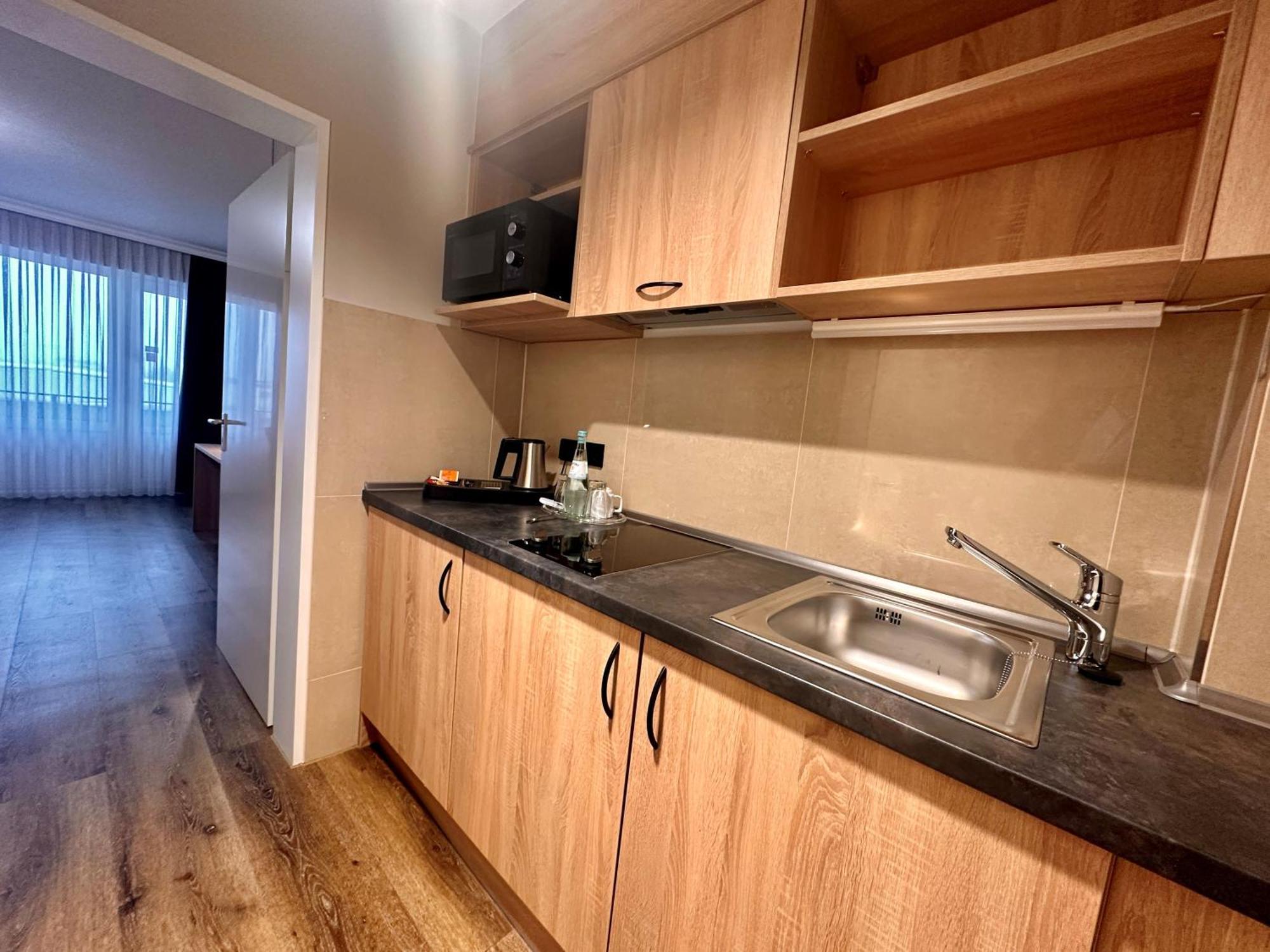 AH-Premium double room kitchen