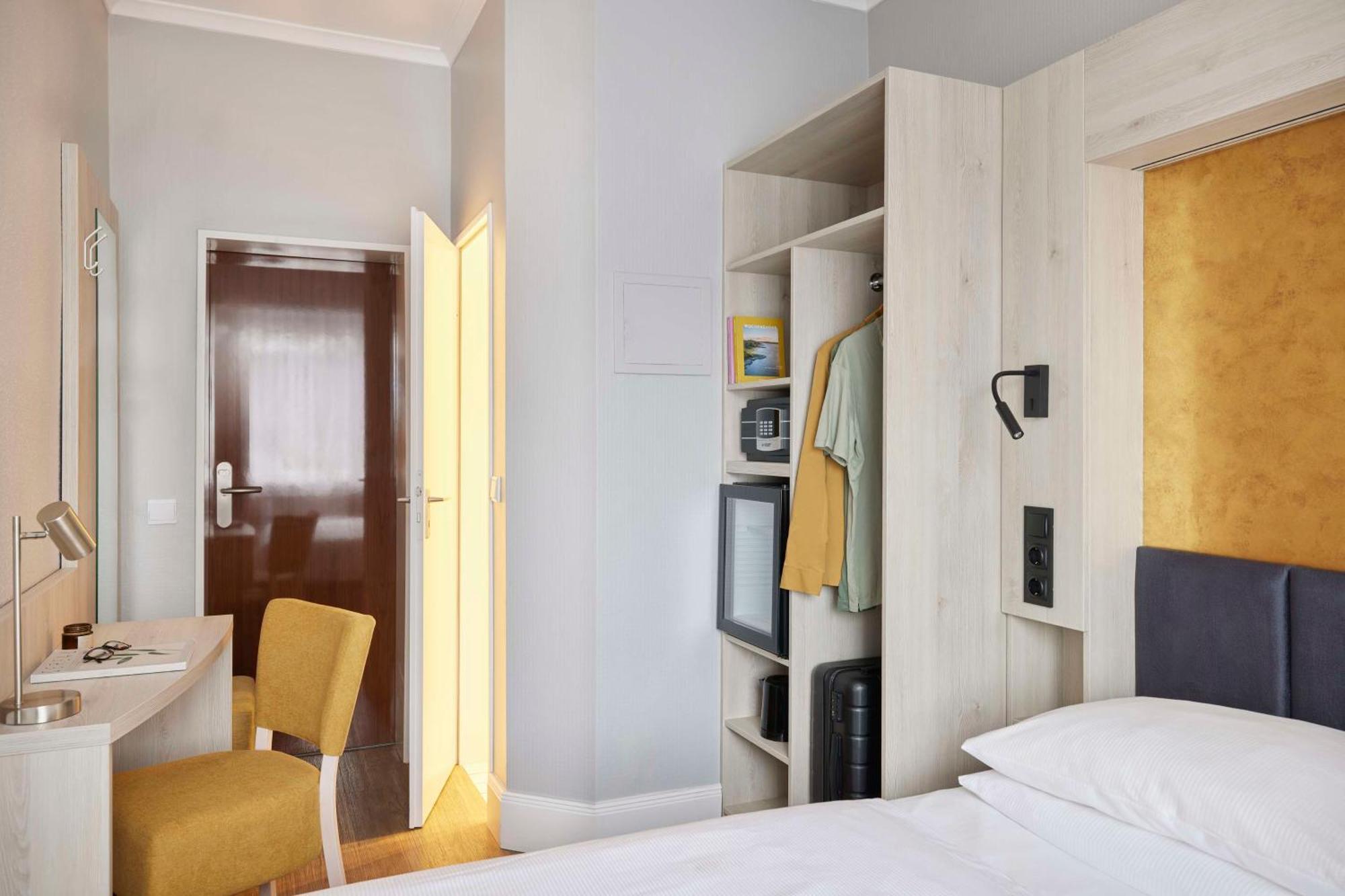 Standard Single Room,1649013565:JPEG