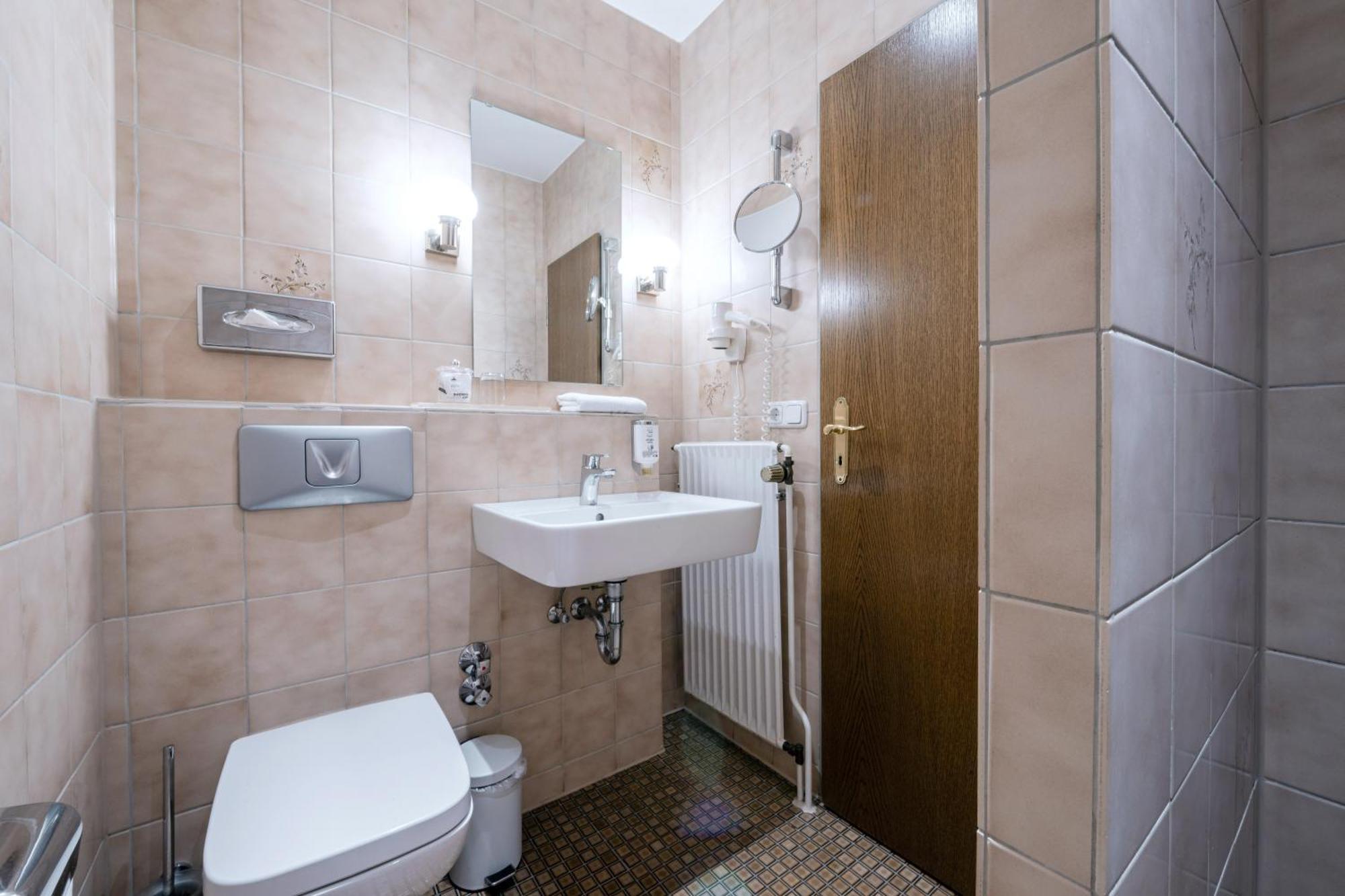 Standard Single Room,1746818626:JPEG