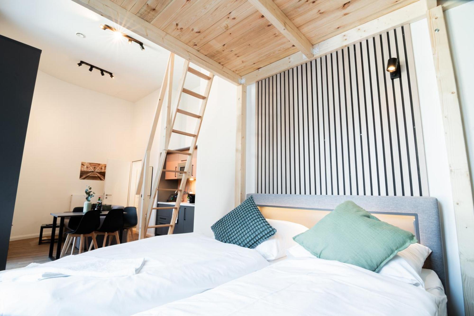 Studio - Split-Level