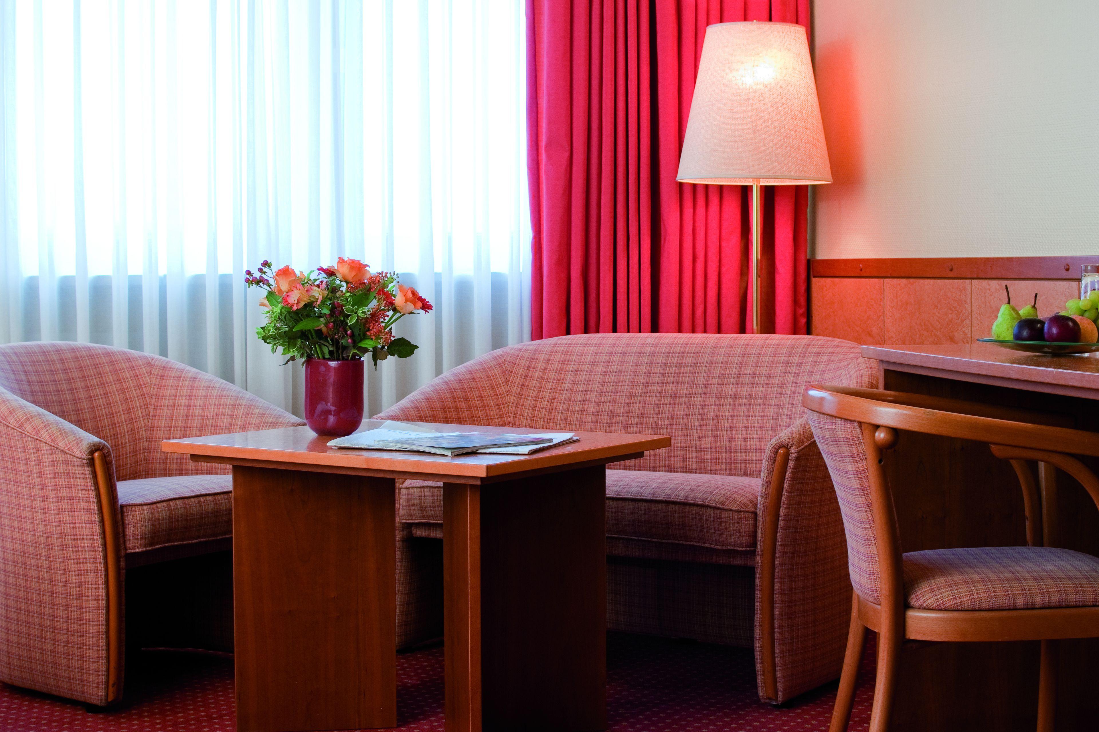 Superior Comfort King Room Non-Smoking