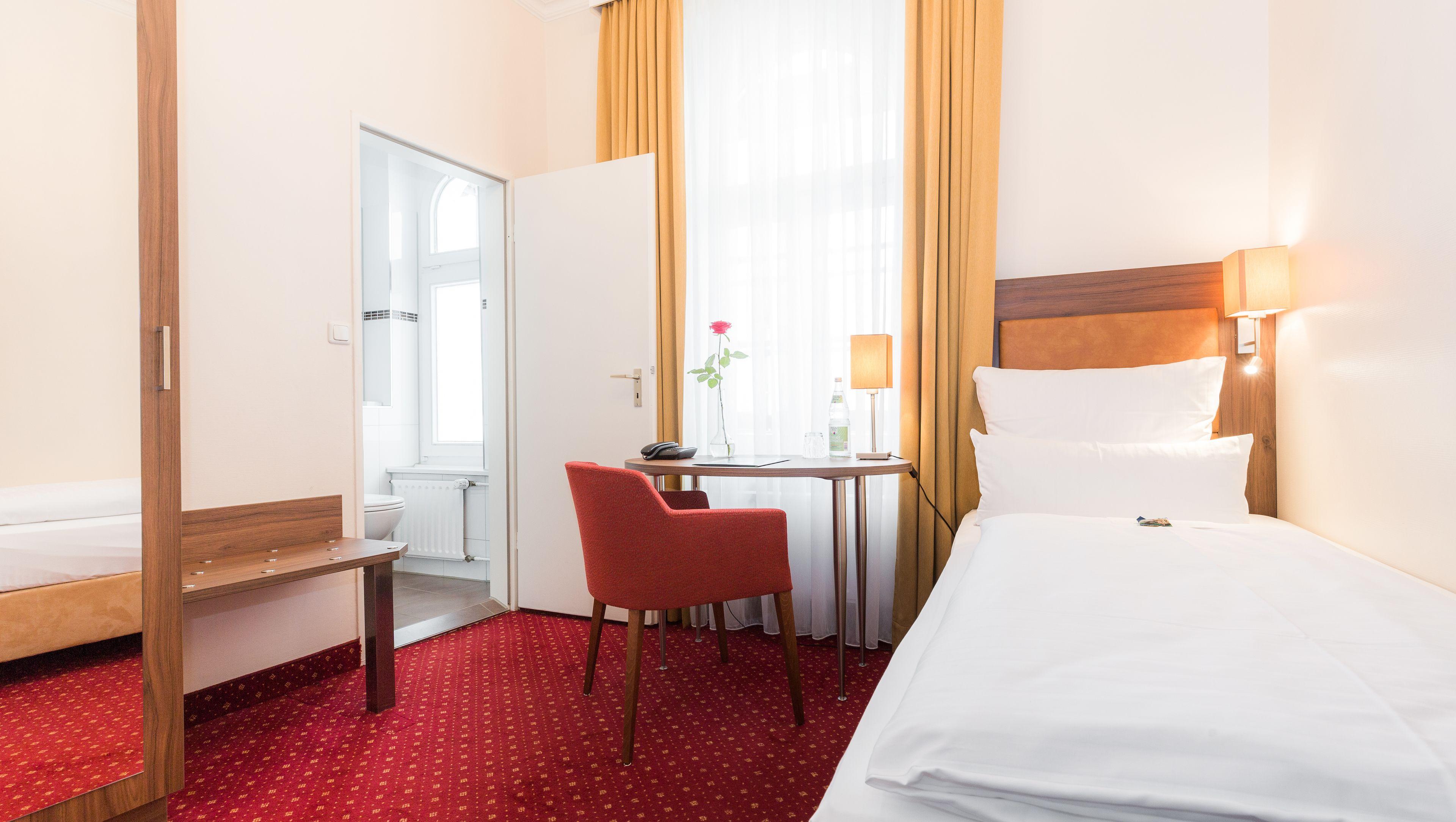 Economy Room