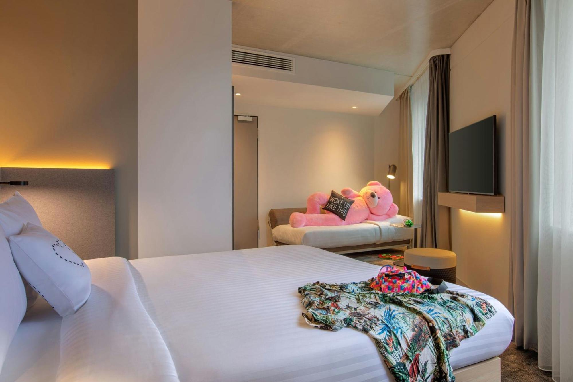 Moxy Family Quad Sleeper
