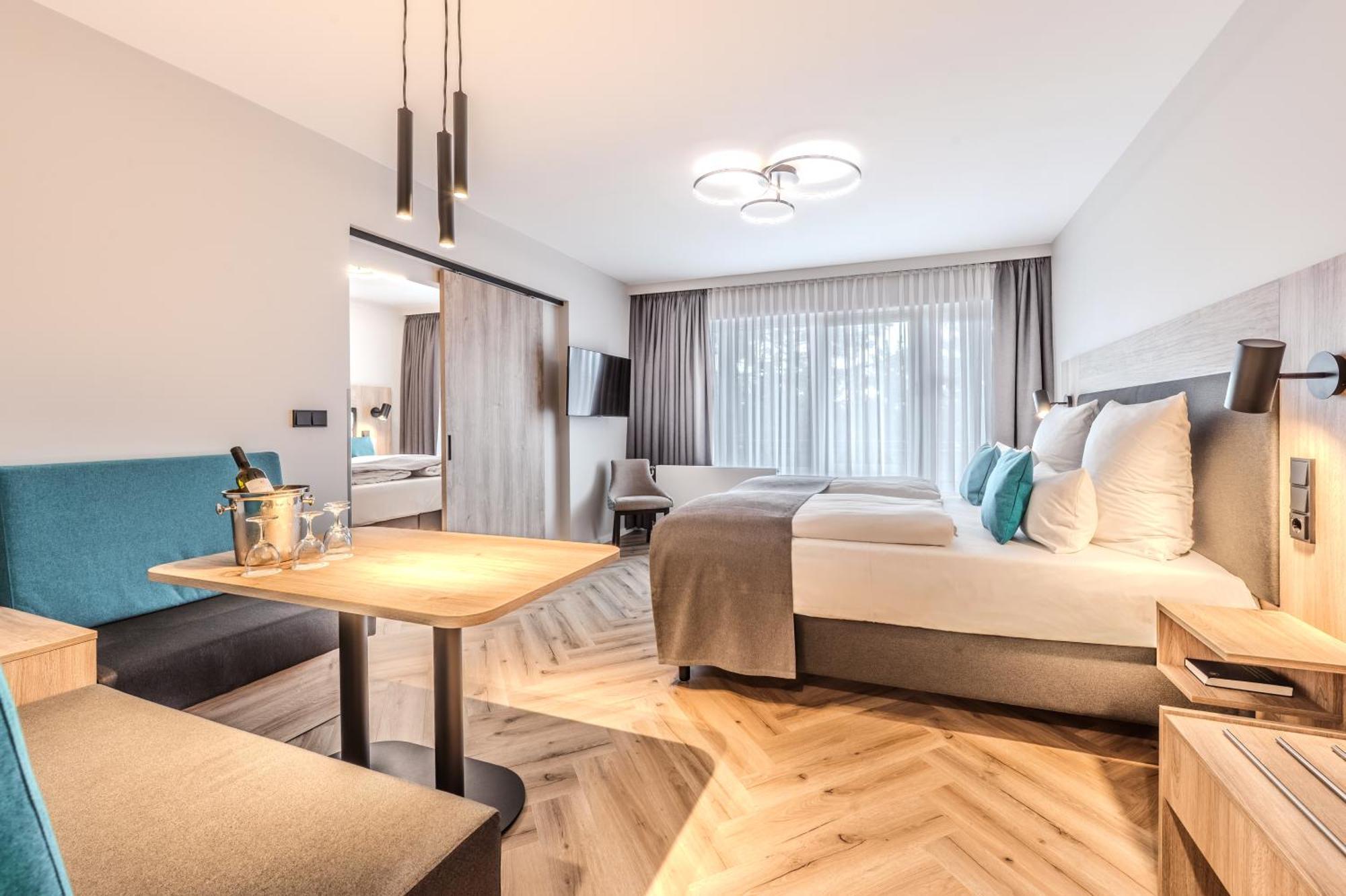 Deluxe Family Room Kitchen & Balcony
