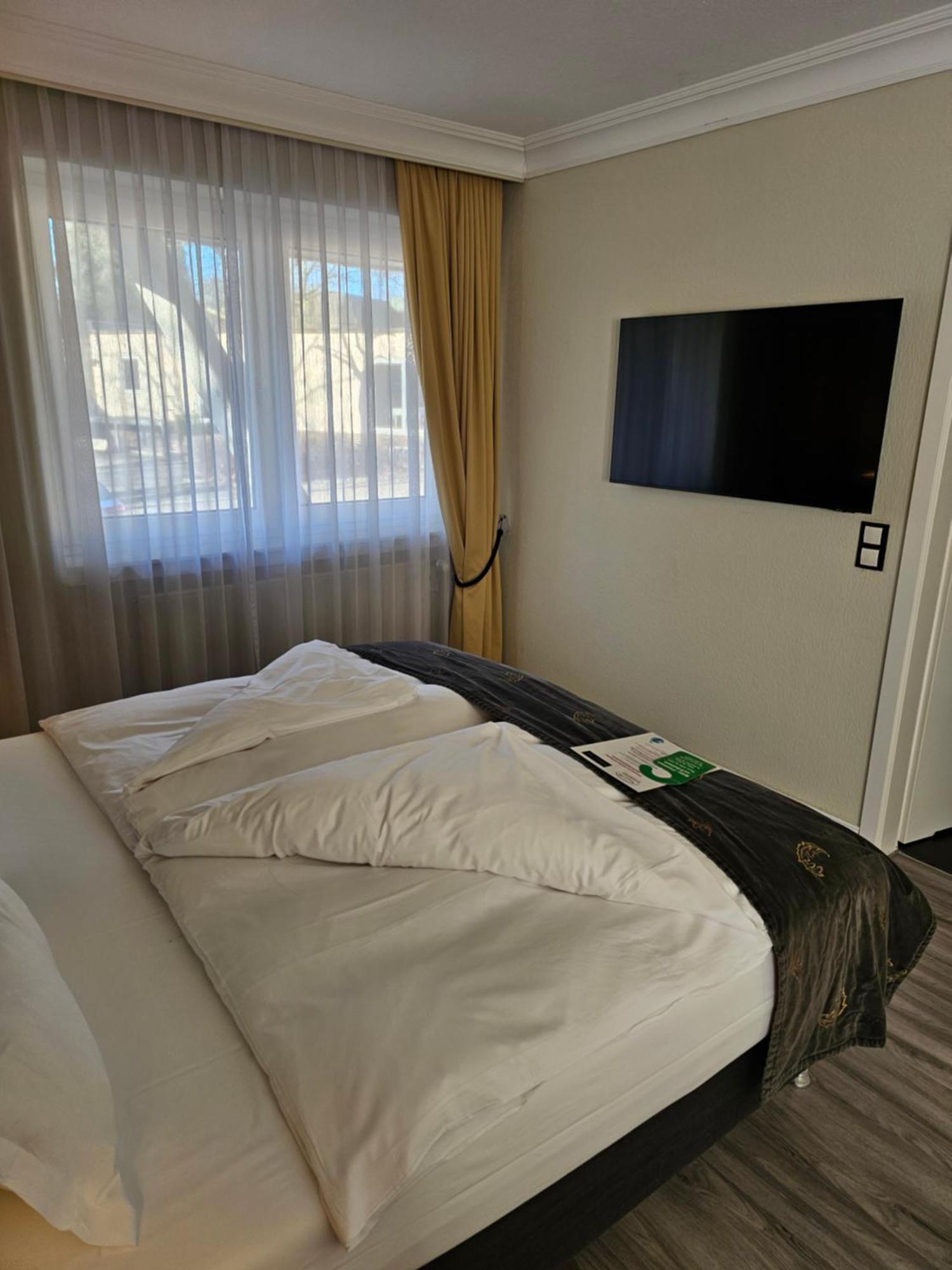 Deluxe King Size Double Room