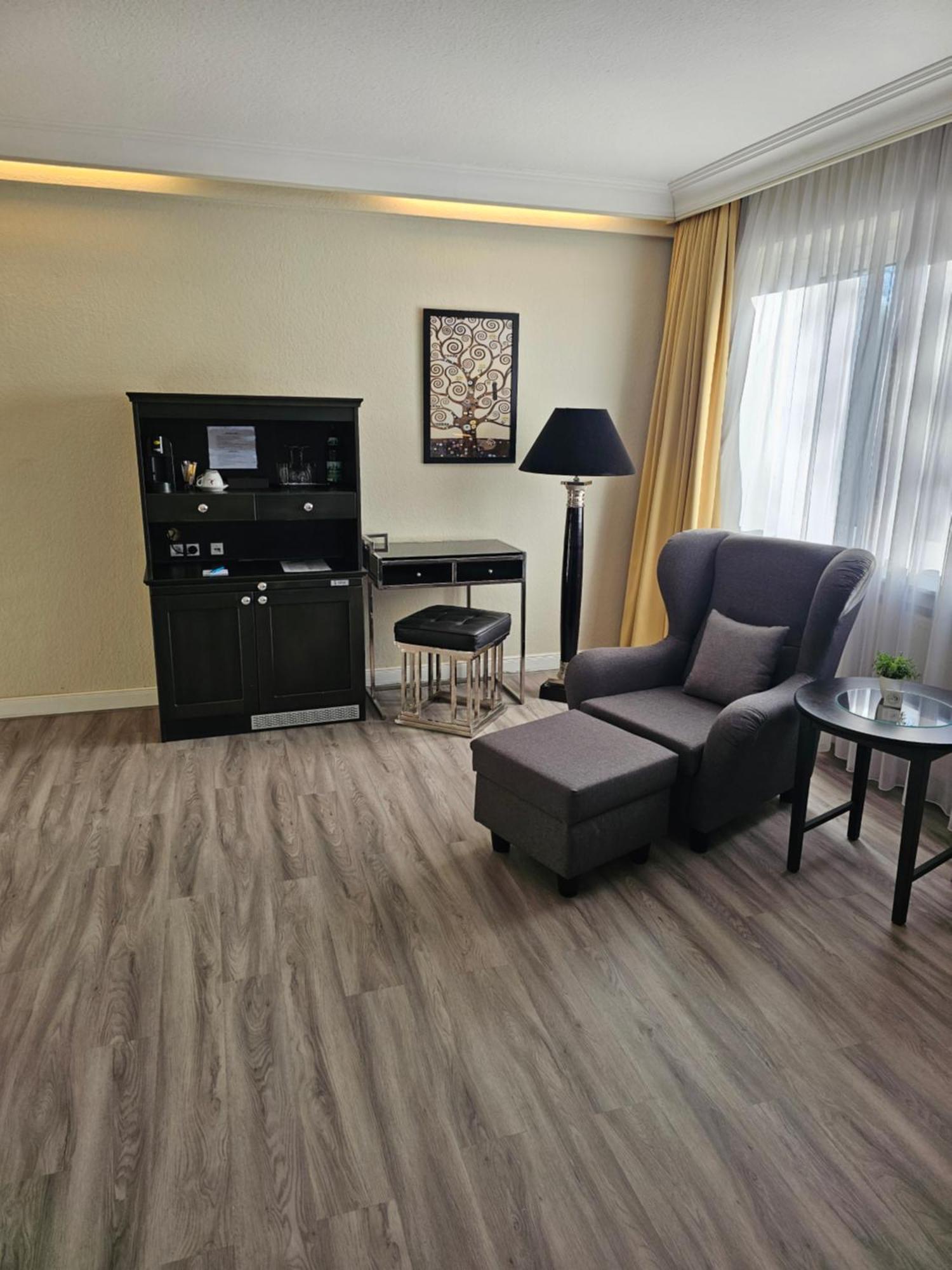 Deluxe King Size Double Room