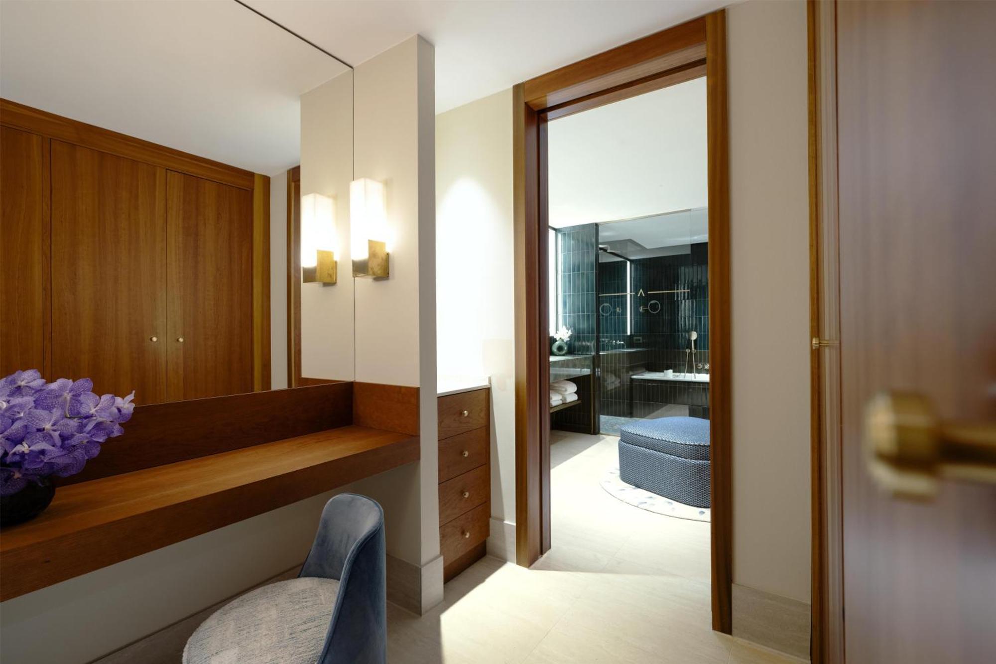 Executive One-Bedroom King Suite