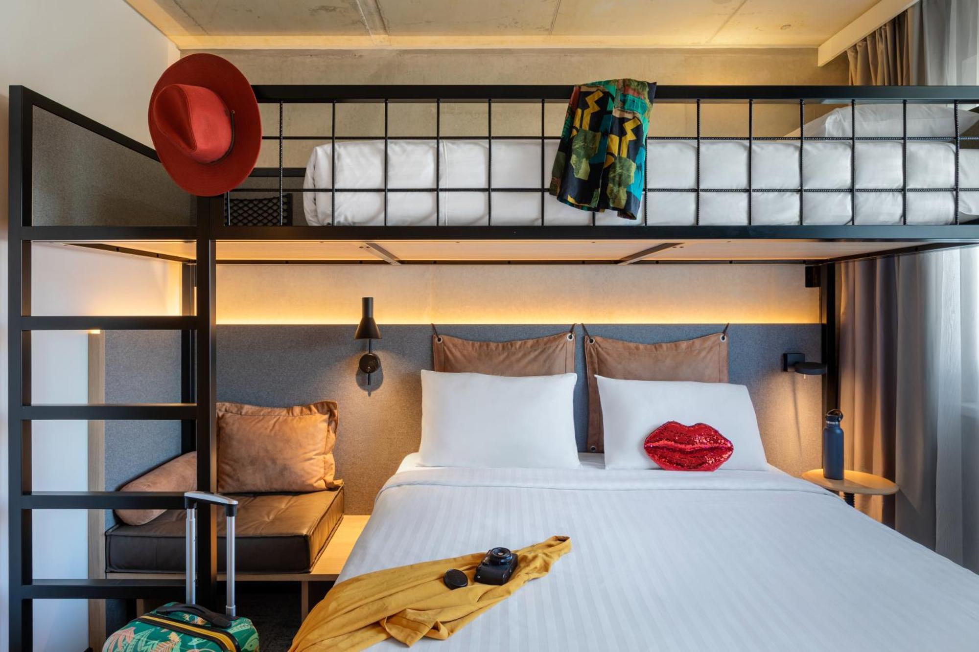 Moxy Triple Sleeper