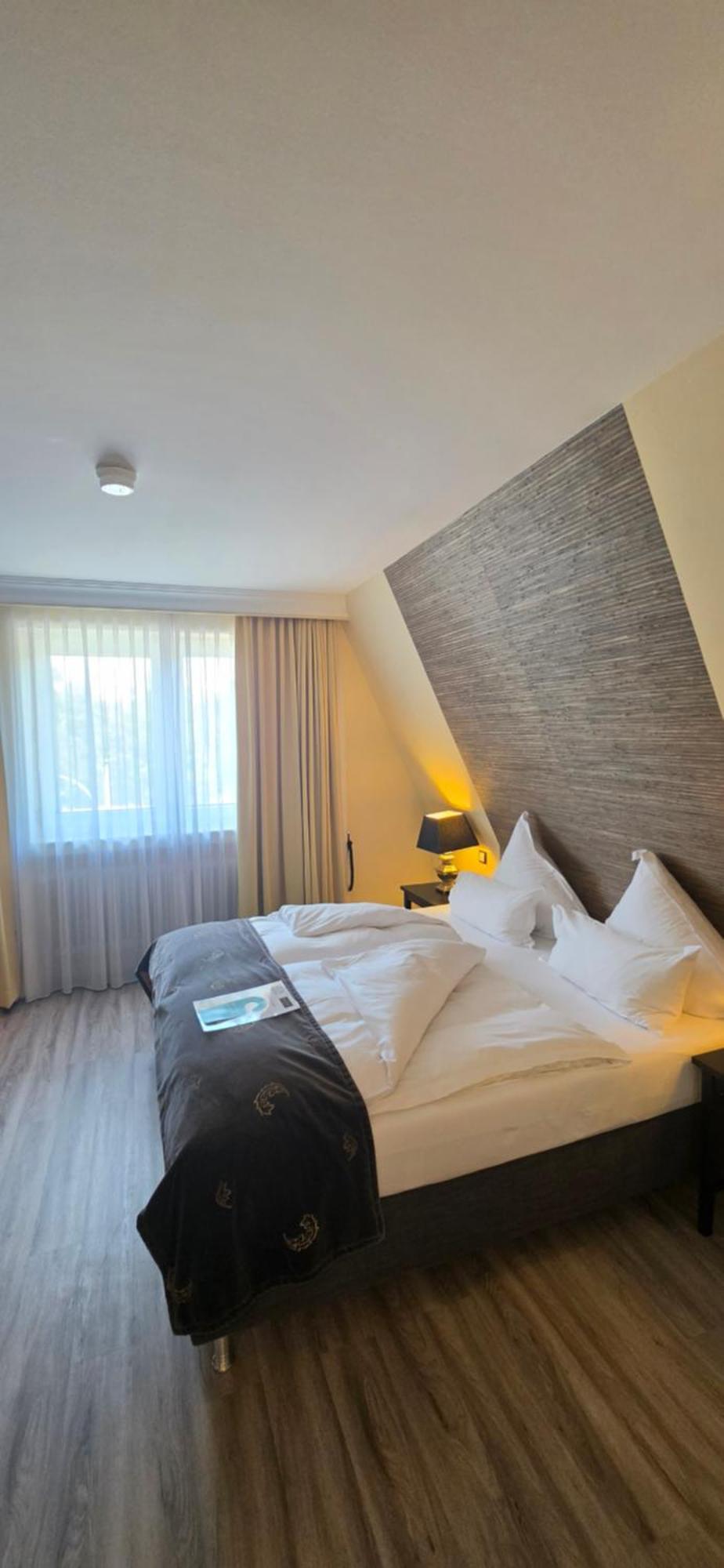 Deluxe King Size Double Room