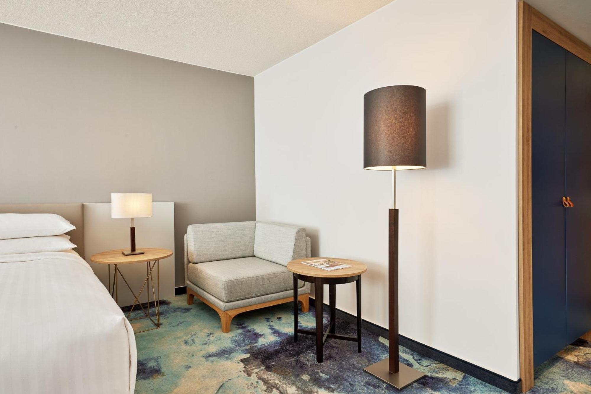 Executive Twin Room Lounge Access