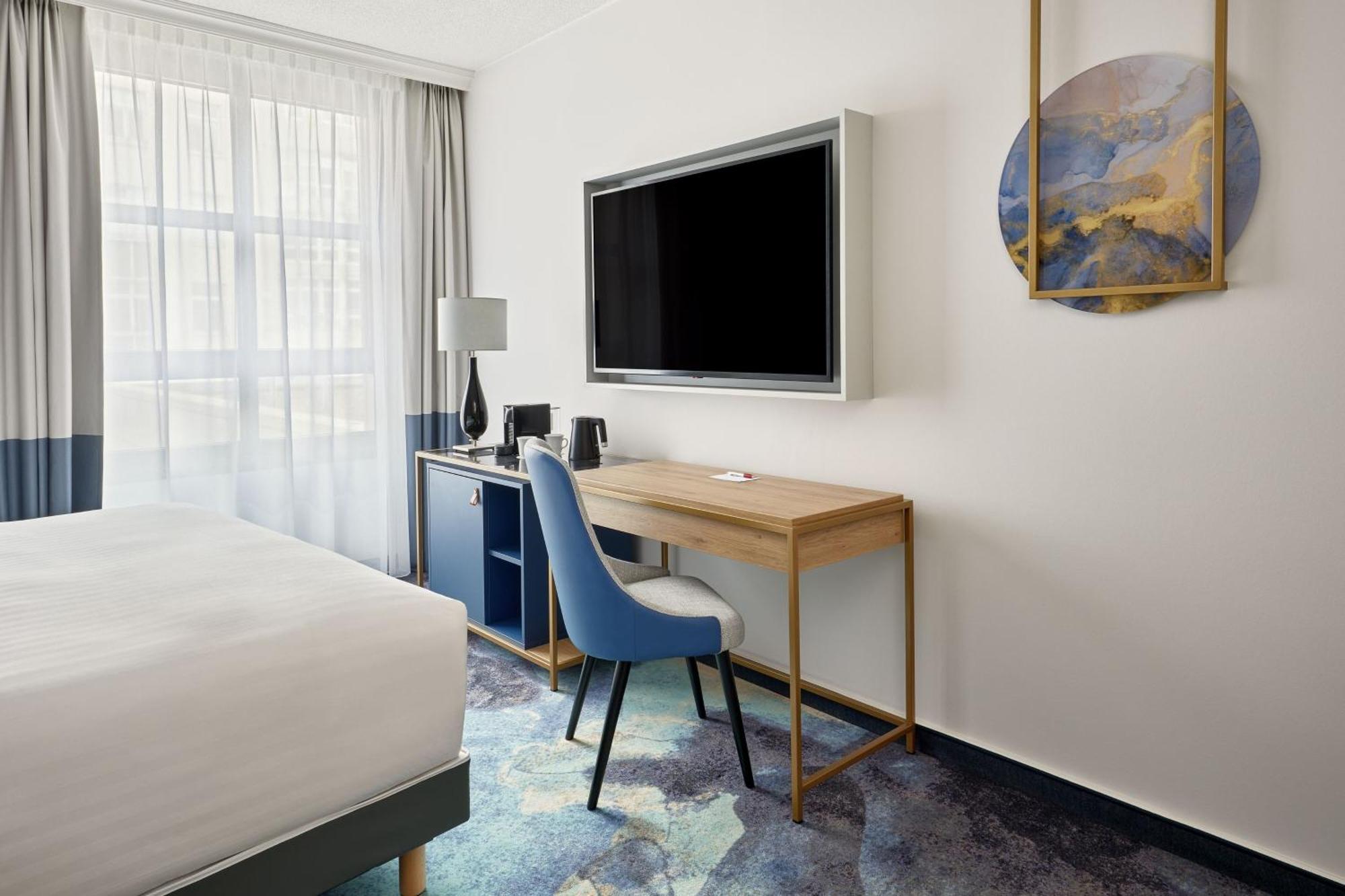 Executive King Room Lounge Access