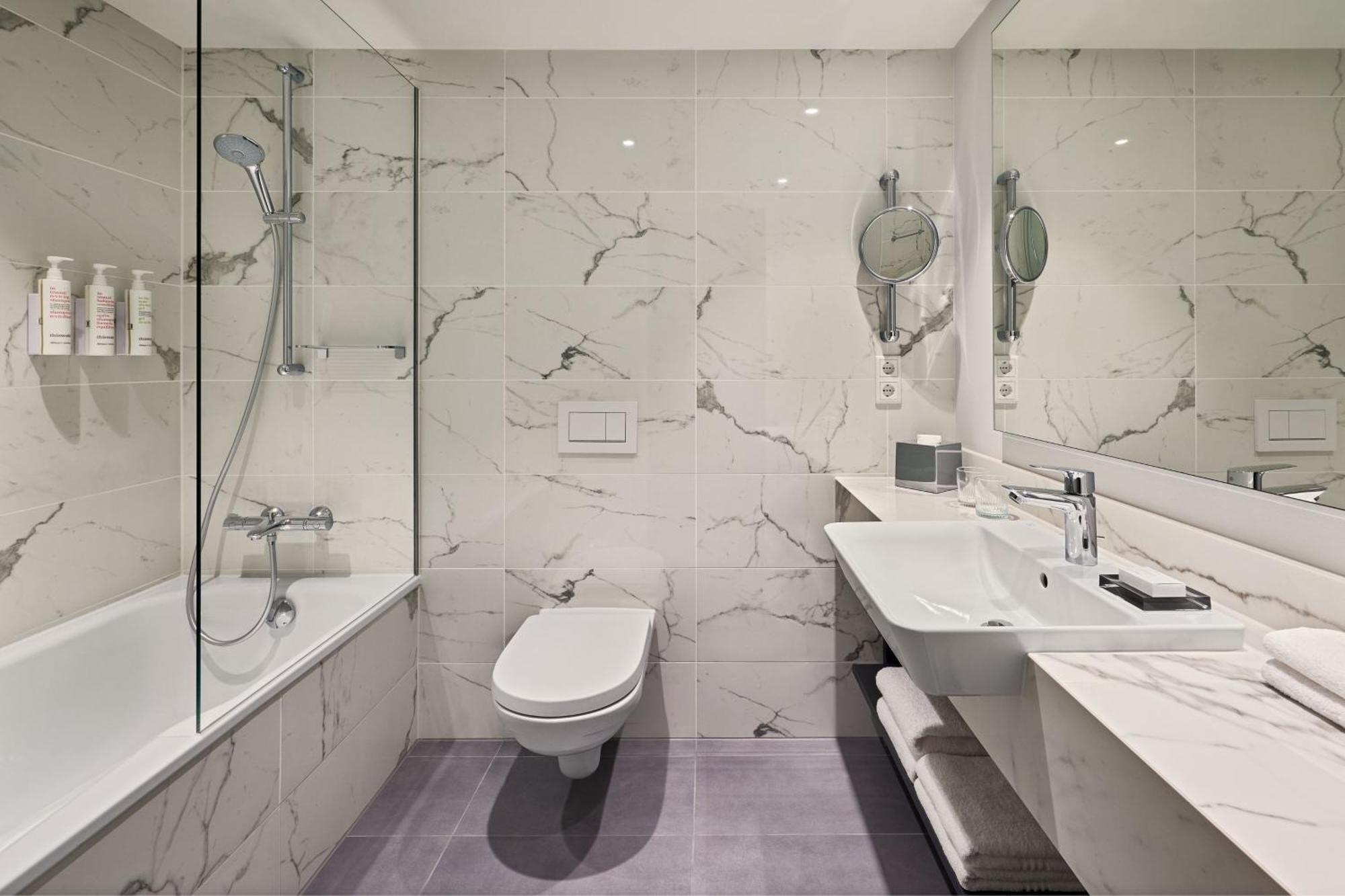 Executive Twin Room Lounge Access