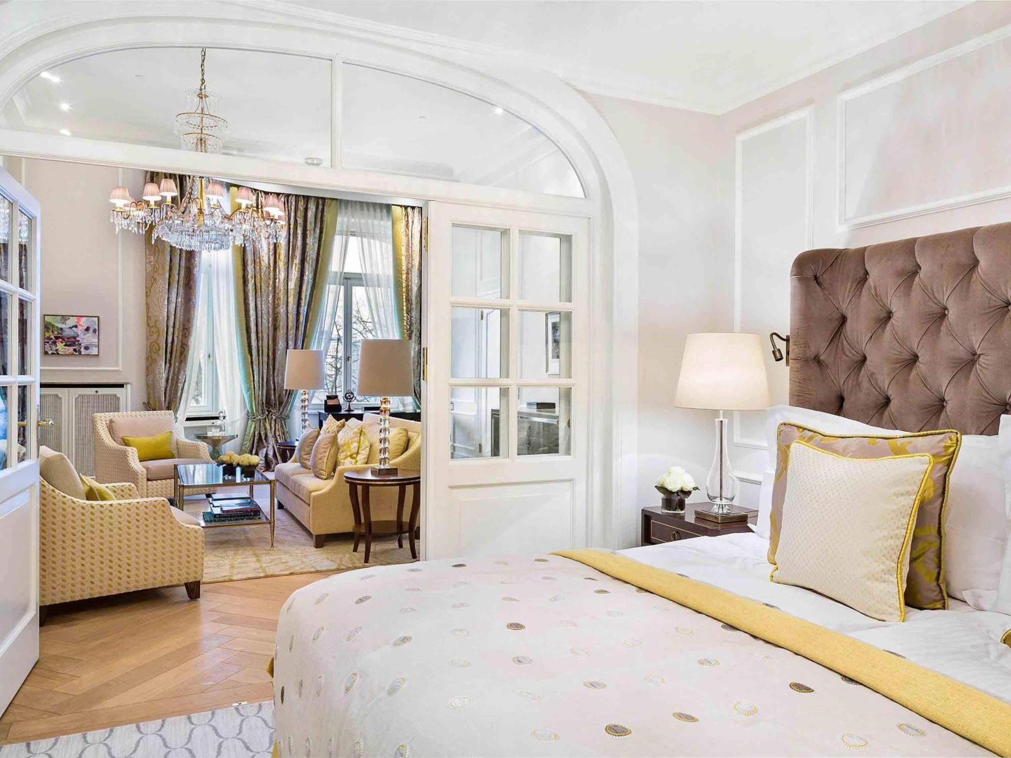 Lake View Suite