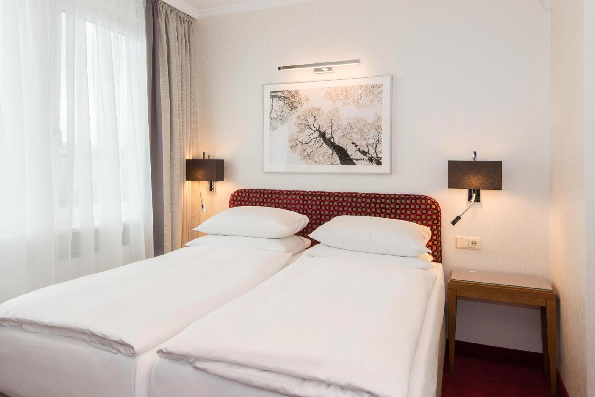 Standard Queen Room