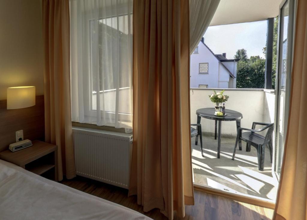 Single Room,1680580917:JPEG