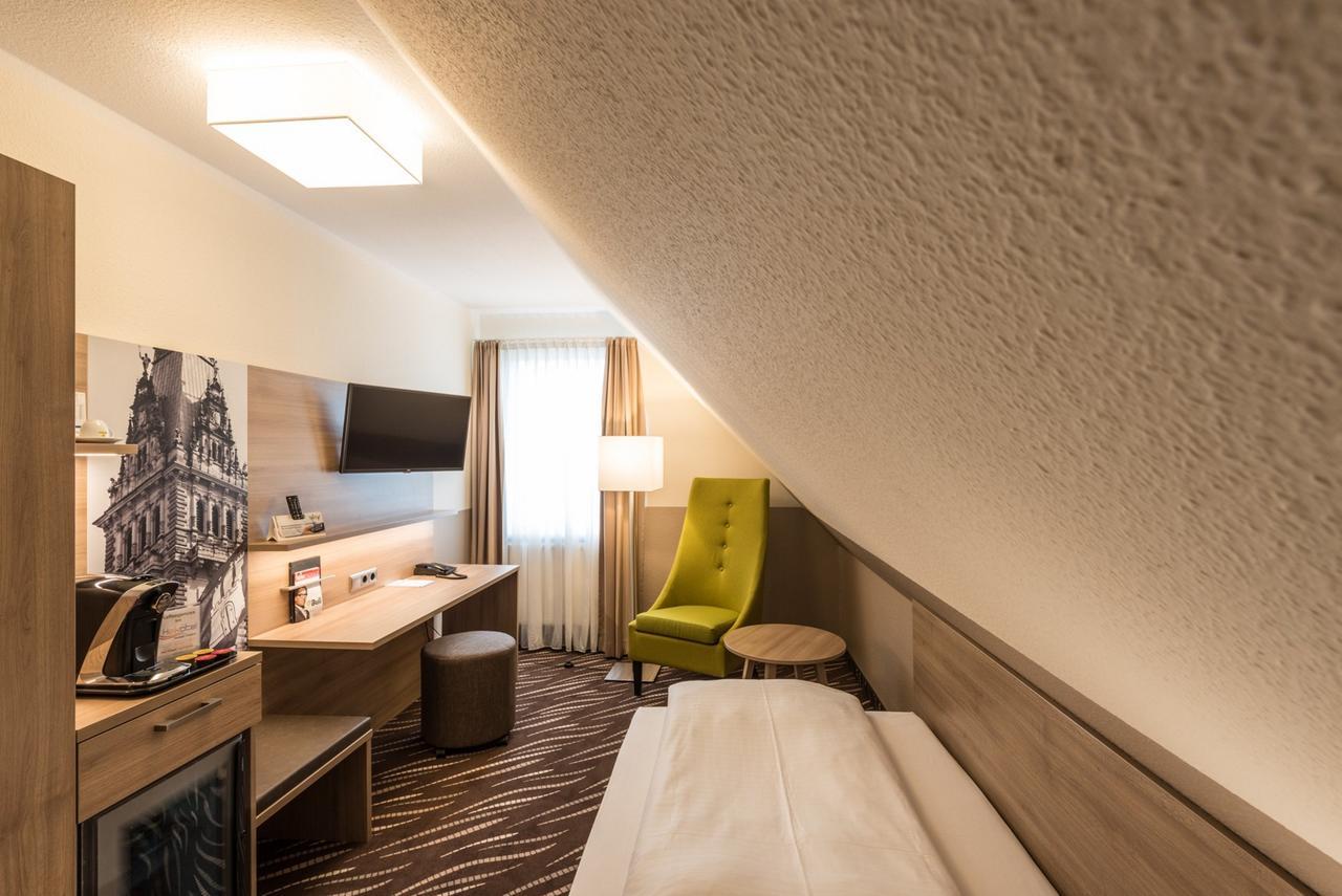 Standard Single Room,632038311:JPEG