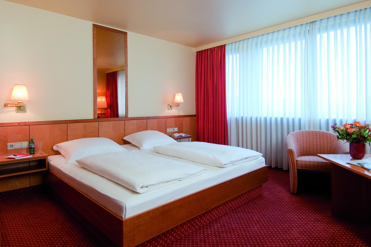 Superior Comfort King Room - Non-Smoking