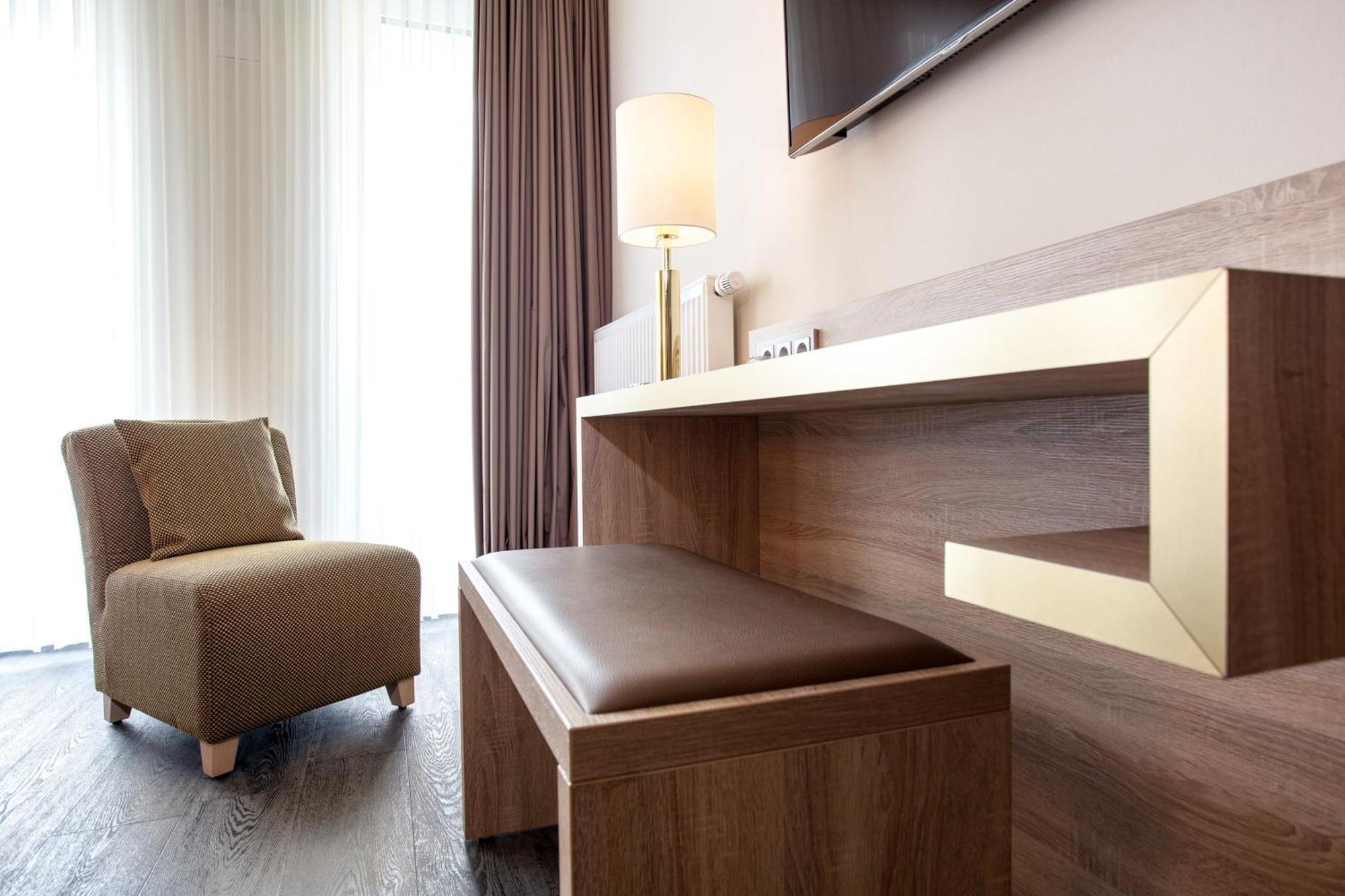 Double Room Medium,699591175:JPEG