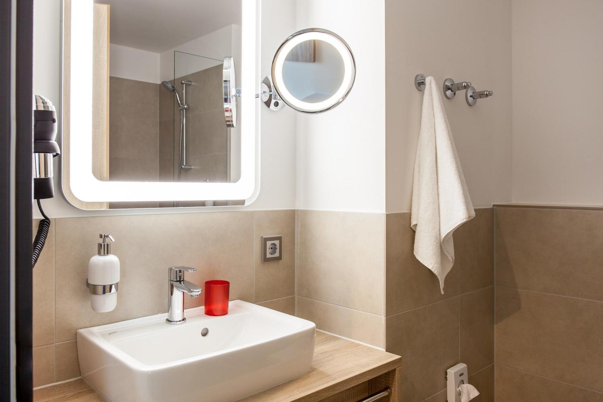 Single Room Medium