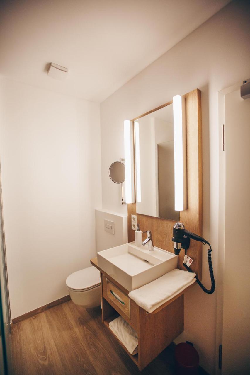 Single Room Private Bathroom