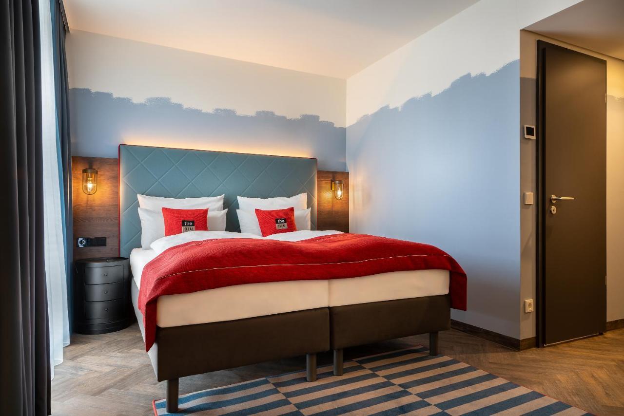 Standard Queen Room