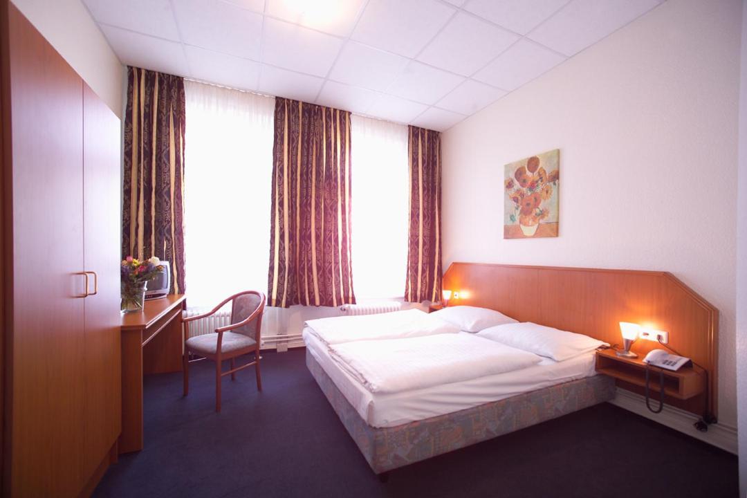 Triple Room,938445652:JPEG