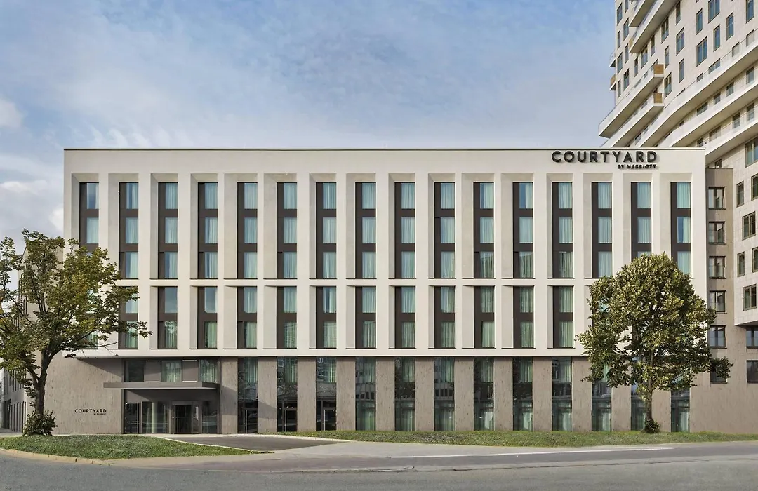 Courtyard By Marriott Hamburg City-1