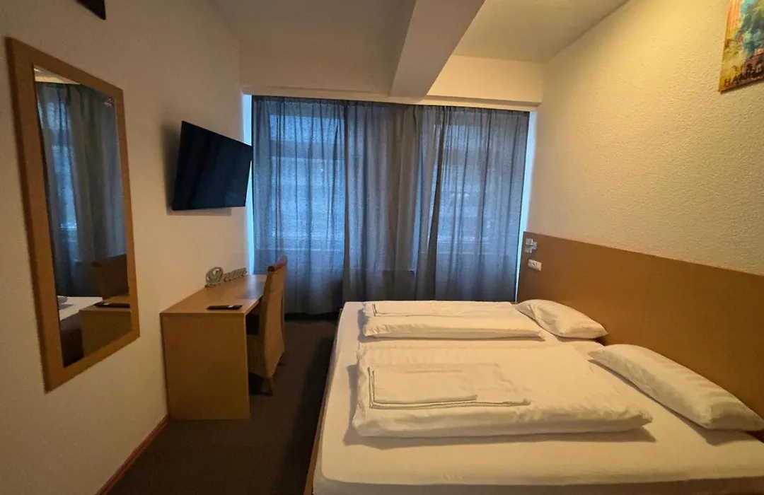 OverNight Hotel Hamburg-1