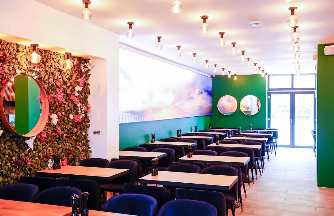 Hamburg Room-1