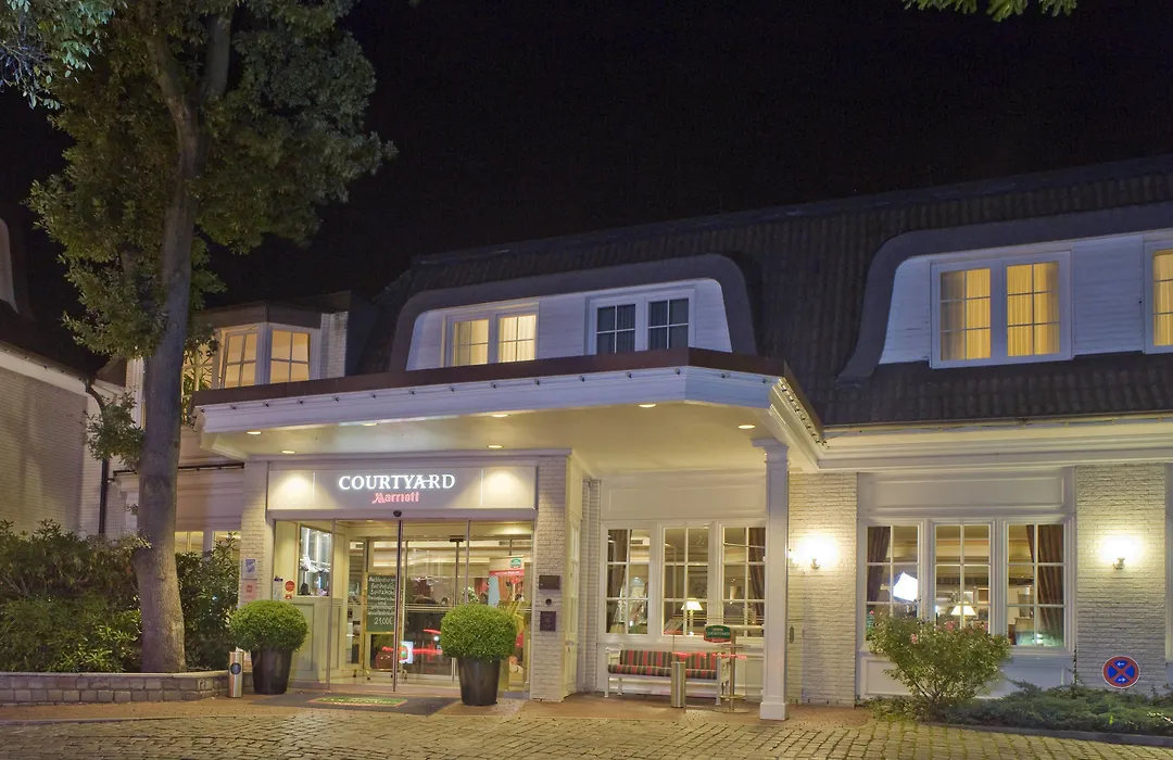 Courtyard By Marriott Hamburg Airport-1