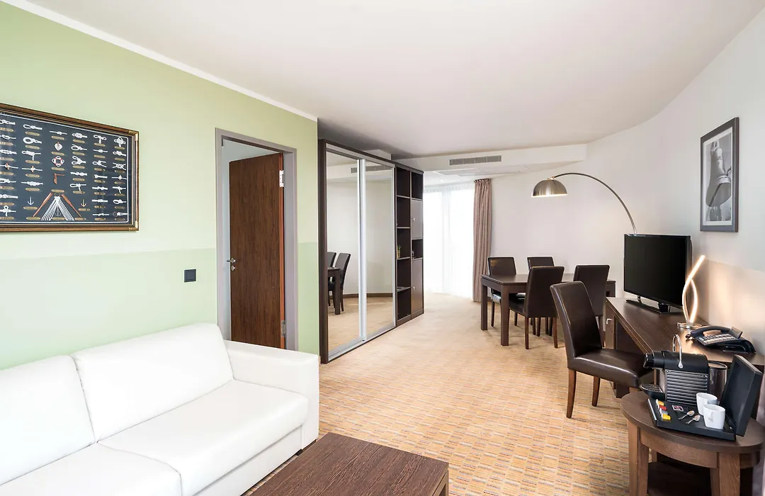 elaya hotel hamburg finkenwerder ehemals The Rilano Hotel Hamburg-1
