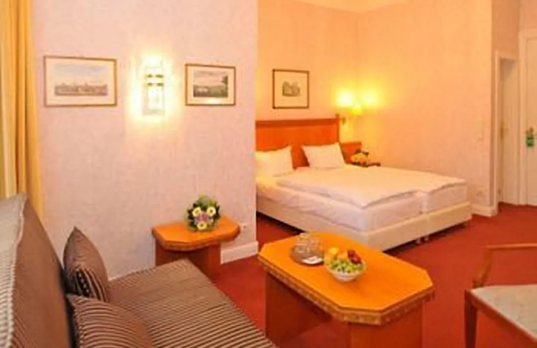 Hotel Schmidt-1