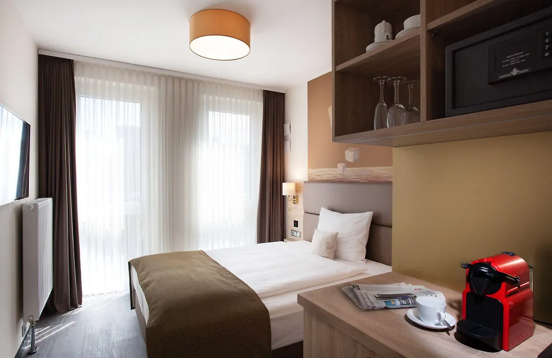 Stay! Hotel Boardinghouse-1