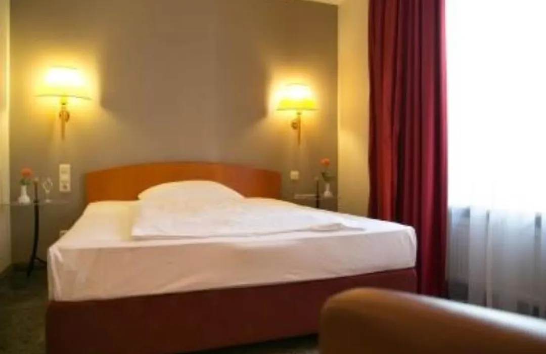 Hotel Am Elbufer-1