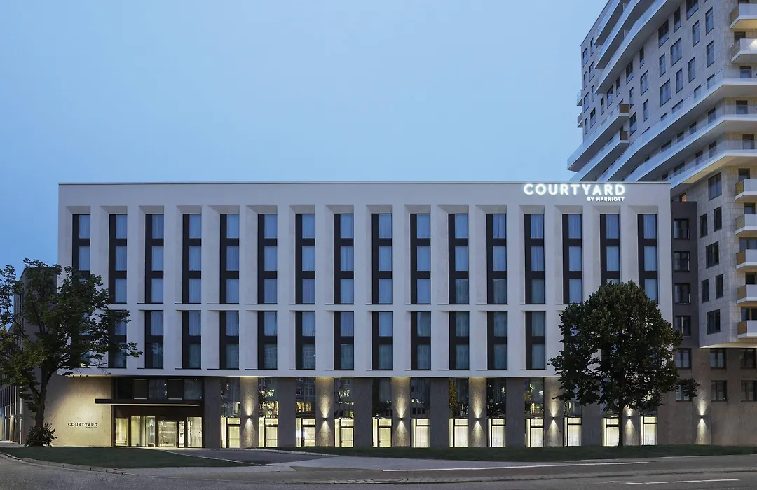 Courtyard By Marriott Hamburg City-1