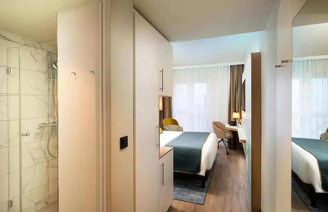 Leonardo Hotel Hamburg Altona-1