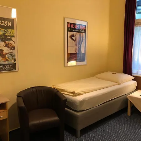 ALPHA Hotel Garni-2