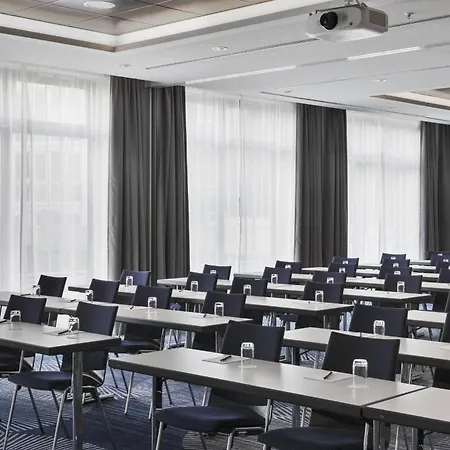 Courtyard By Marriott Hamburg City-2