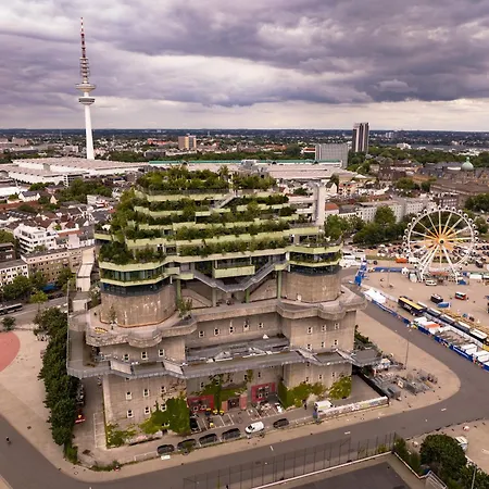 Reverb By Hard Rock Hamburg-3