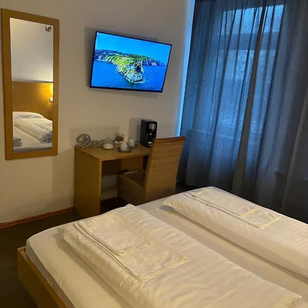 OverNight Hotel Hamburg-2
